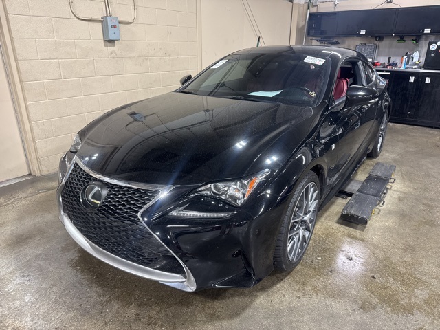 2017 Lexus RC 200t's photo