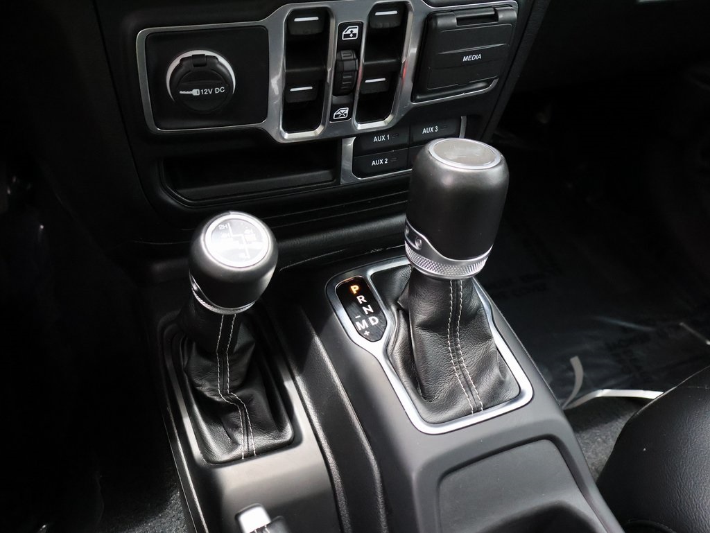 2023 Jeep Wrangler Sahara 4xe photo 35