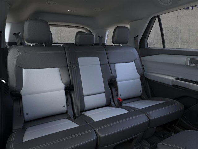 2024 Ford Explorer XLT photo 7