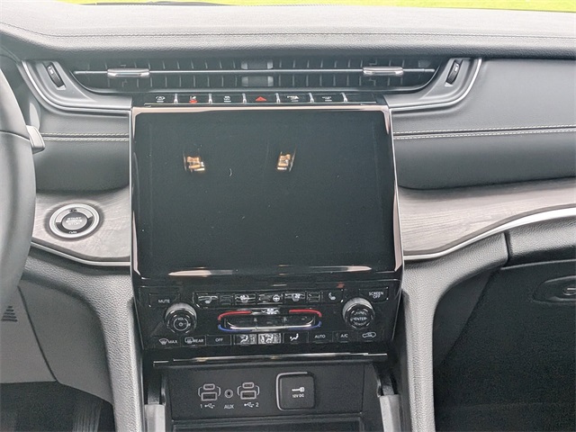 2025 Jeep Grand Cherokee Limited photo 17