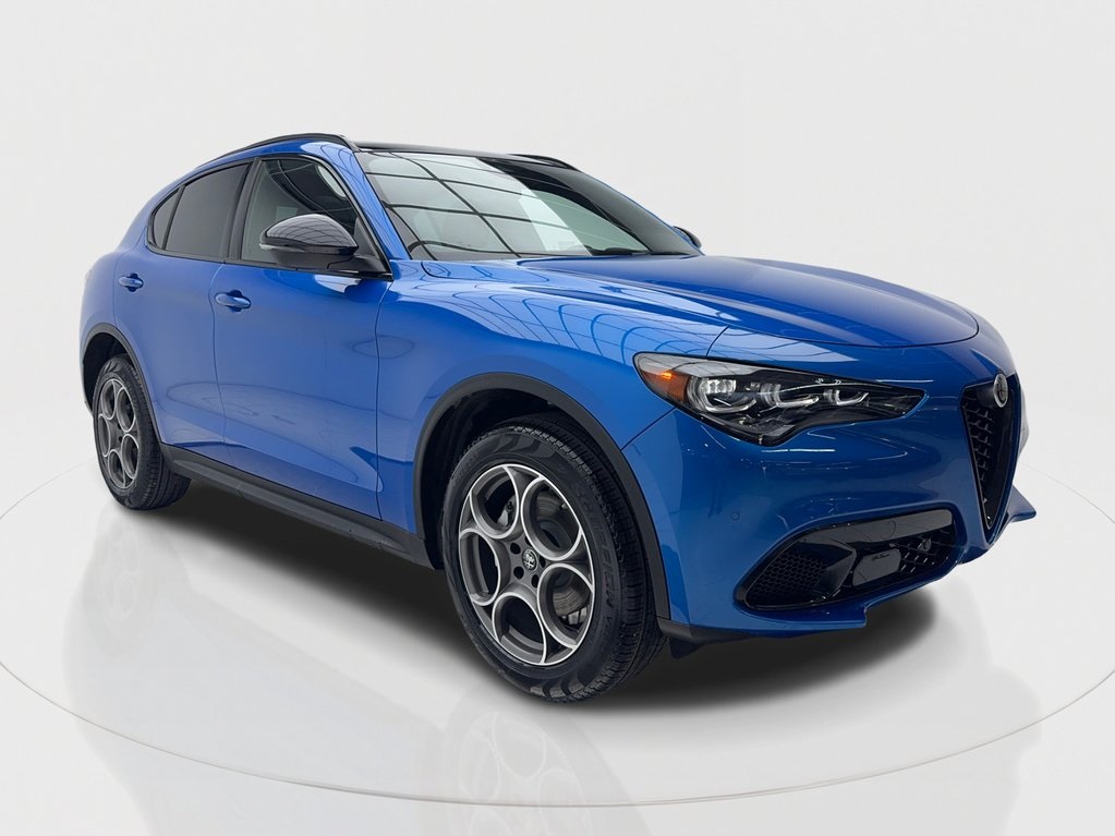 2025 Alfa Romeo Stelvio Sprint Base photo 2