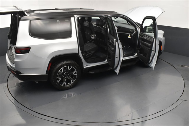 2025 Jeep Wagoneer Series II photo 30