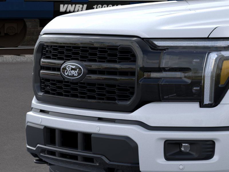 2025 Ford F-150 Lariat photo 17