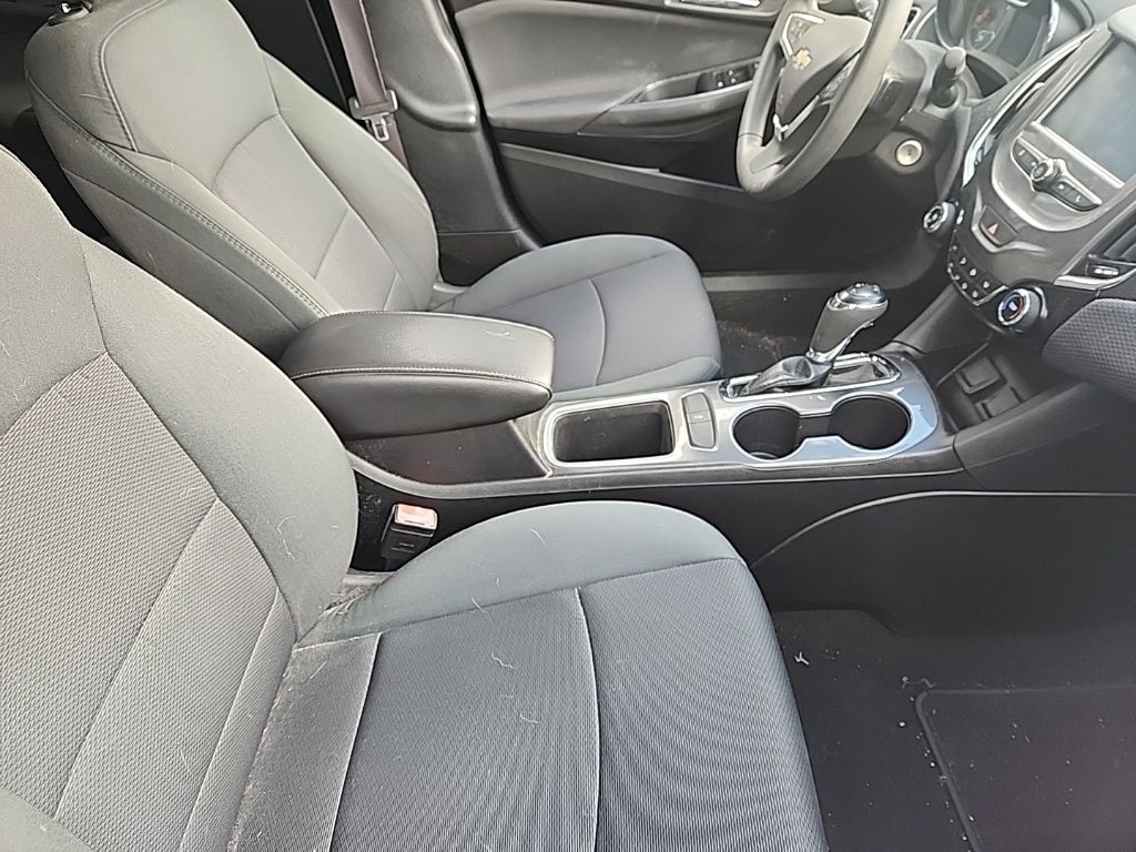 2017 Chevrolet Cruze LT photo 15