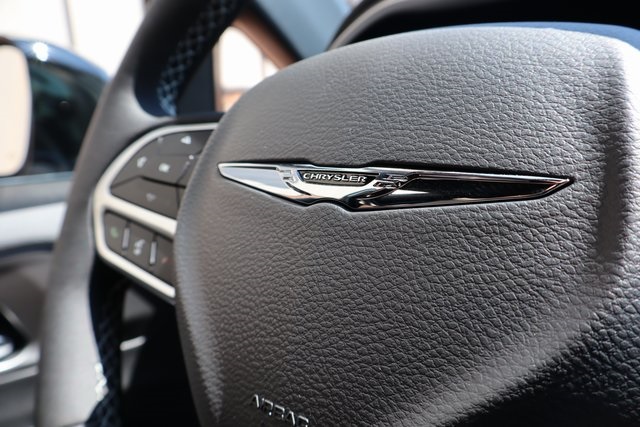 2025 Chrysler Pacifica photo 26