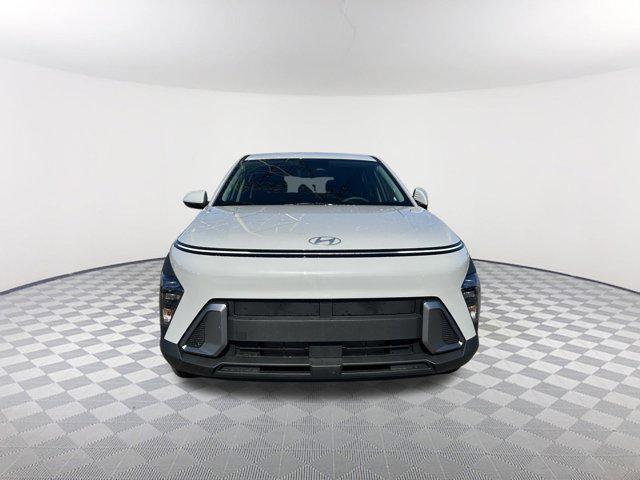 2026 Hyundai Kona SE photo 2