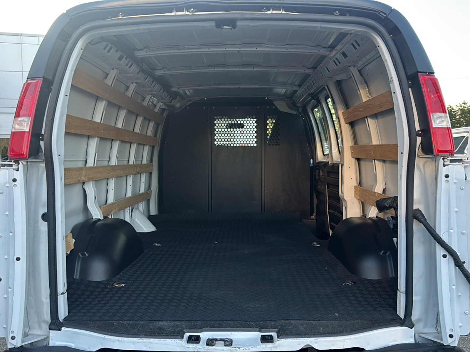 2023 Gmc Savana 2500 Cargo photo 18