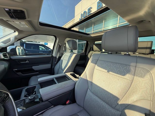 2022 Toyota Tundra Limited photo 8