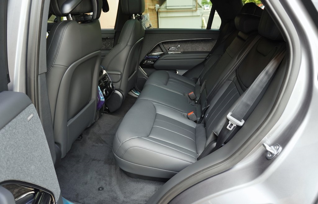 2025 Land Rover Range Rover Sport SE photo 23
