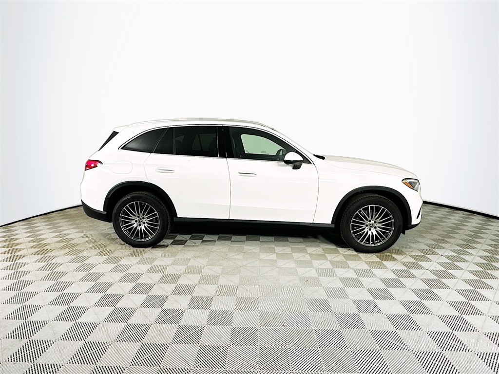 2026 Mercedes Benz GLC 300 4MATIC photo 8
