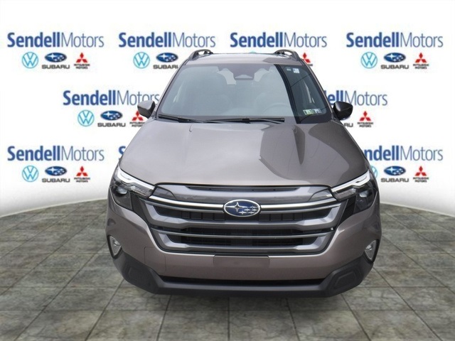 2025 Subaru Forester Premium photo 4