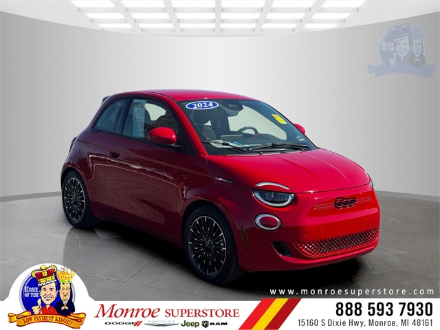 2024 FIAT 500e Base