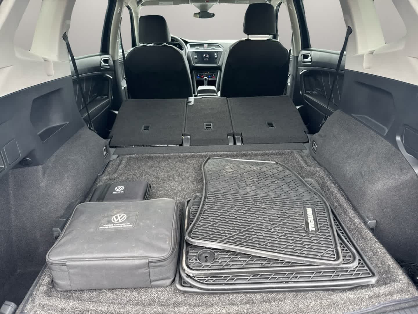 2023 Volkswagen Tiguan SE photo 10