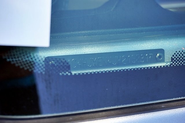 Used 2018 Silver Jeep Unlimited Sahara image 38