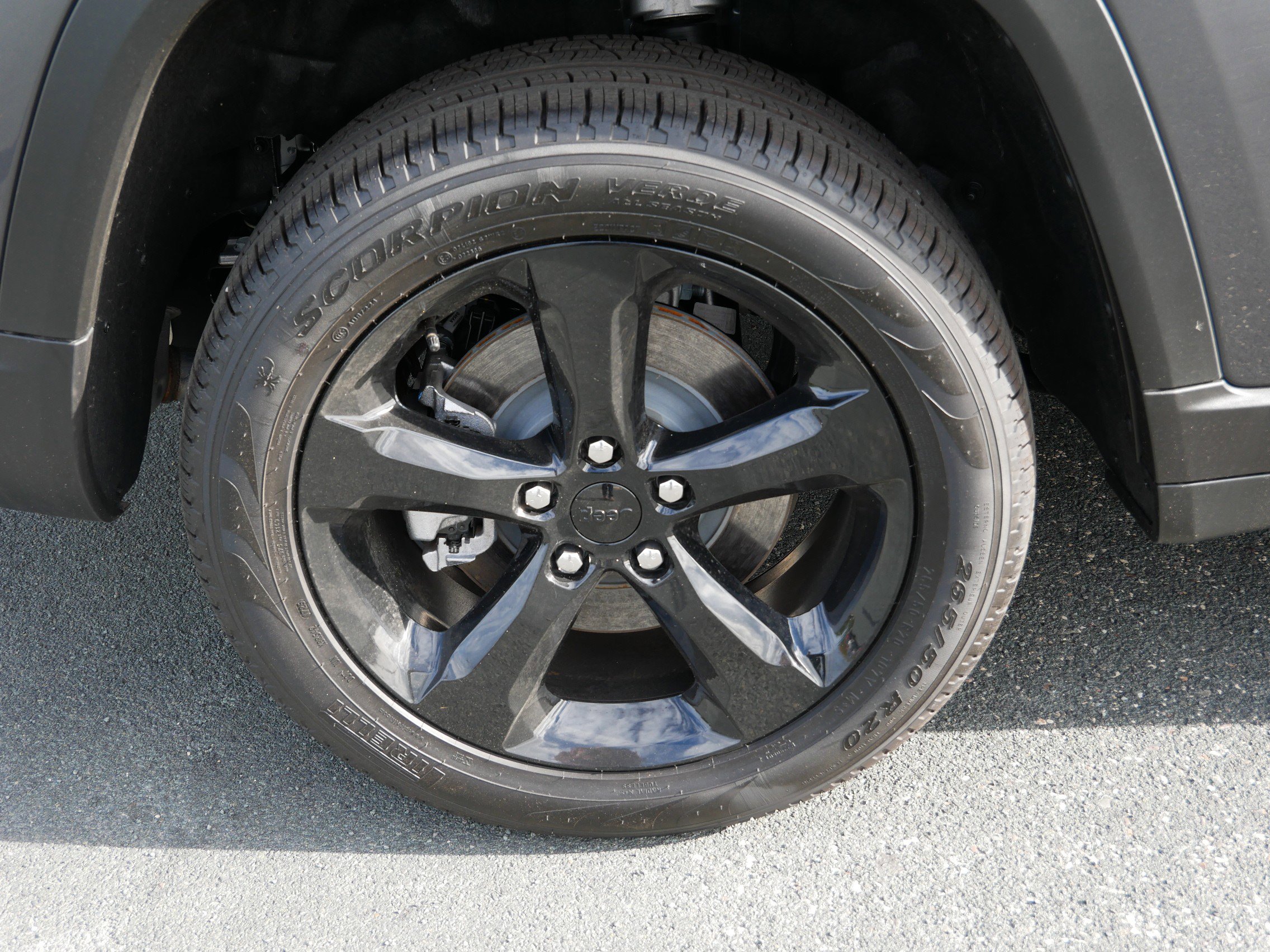 2025 Jeep Grand Cherokee Limited photo 4