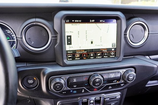 2022 Jeep Wrangler Unlimited Sahara 4xe photo 24