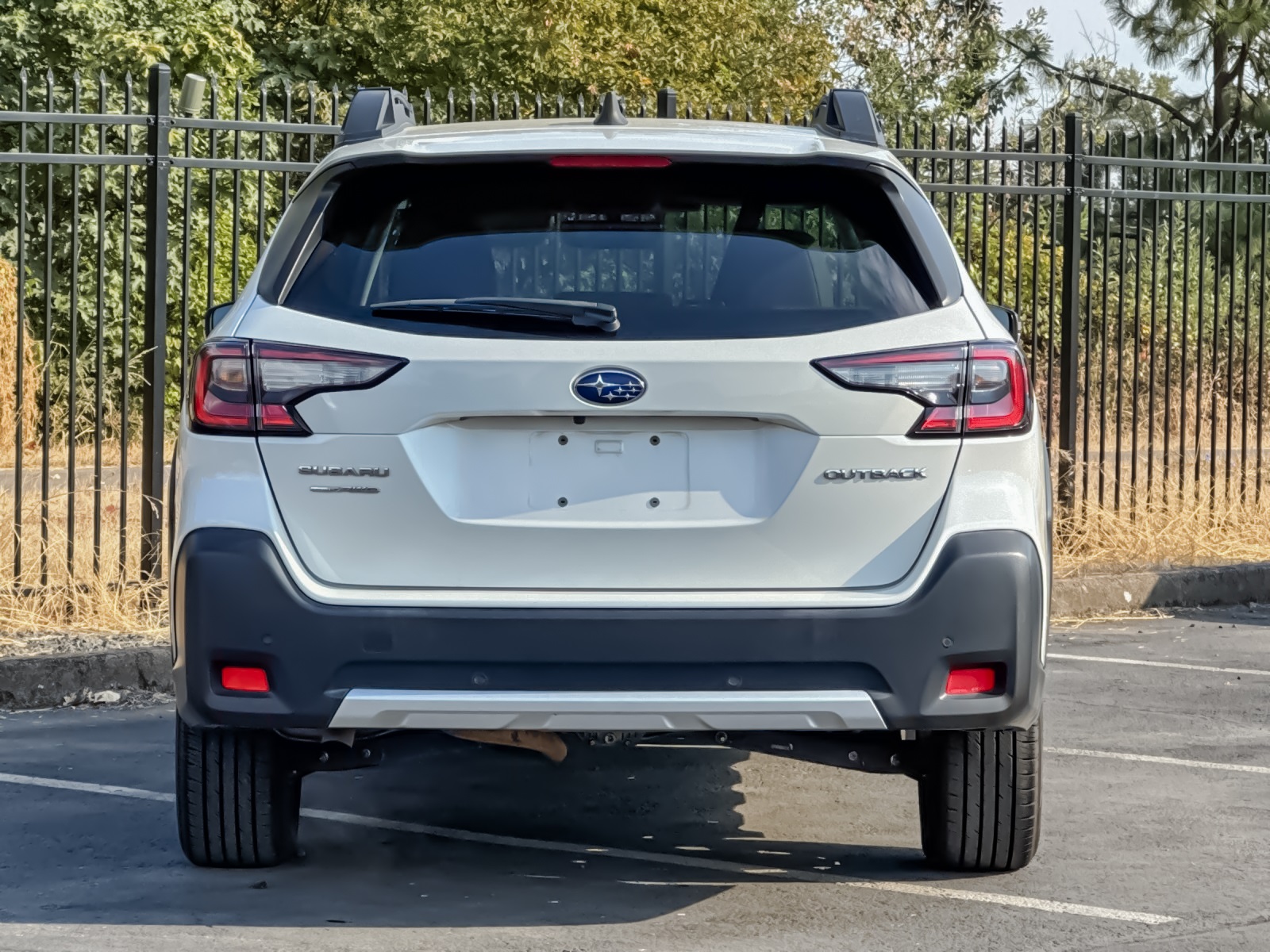 2023 Subaru Outback Limited photo 4