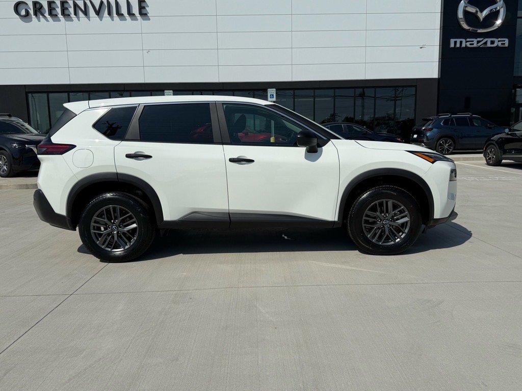 2023 Nissan Rogue S photo 3