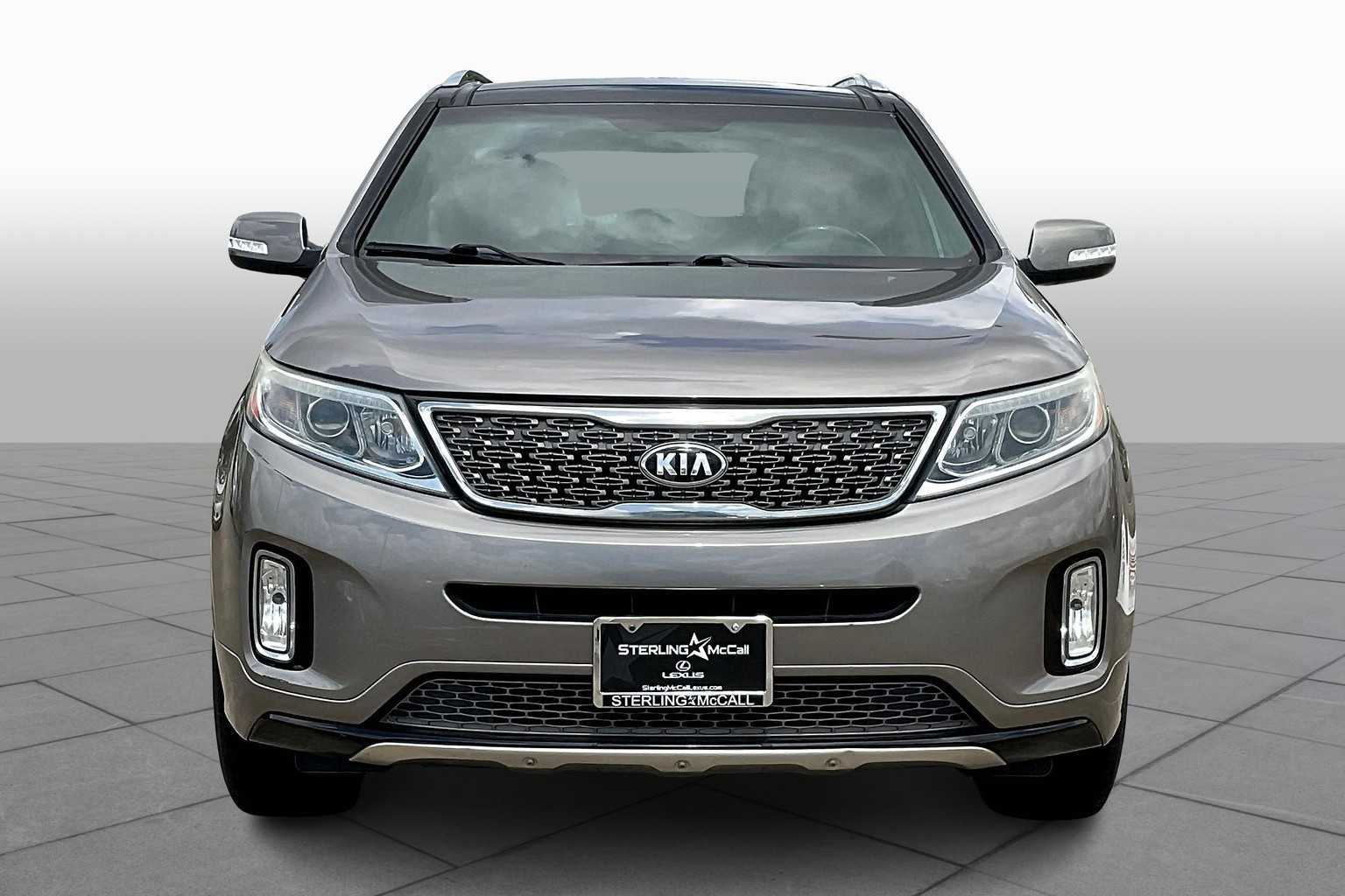 Used 2015 Kia Sorento Limited with VIN 5XYKW4A79FG659675 for sale in Friendswood, TX