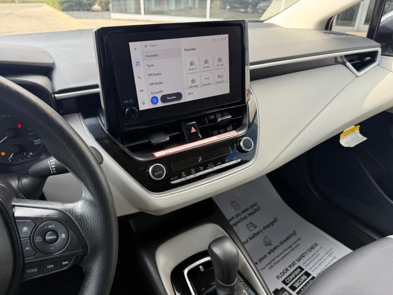 2025 Toyota Corolla LE photo 23