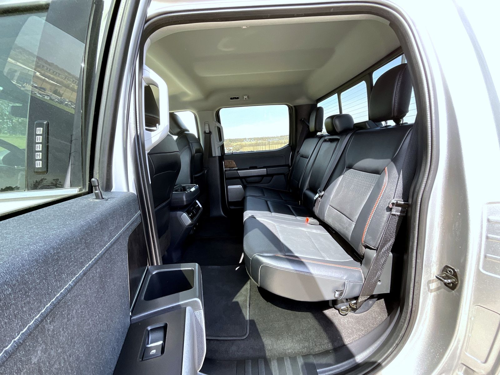 2023 Ford F-150 Lariat photo 19