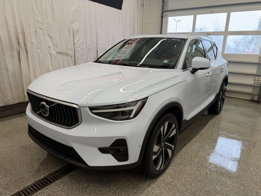 2024 Volvo XC40 Ultimate's photo