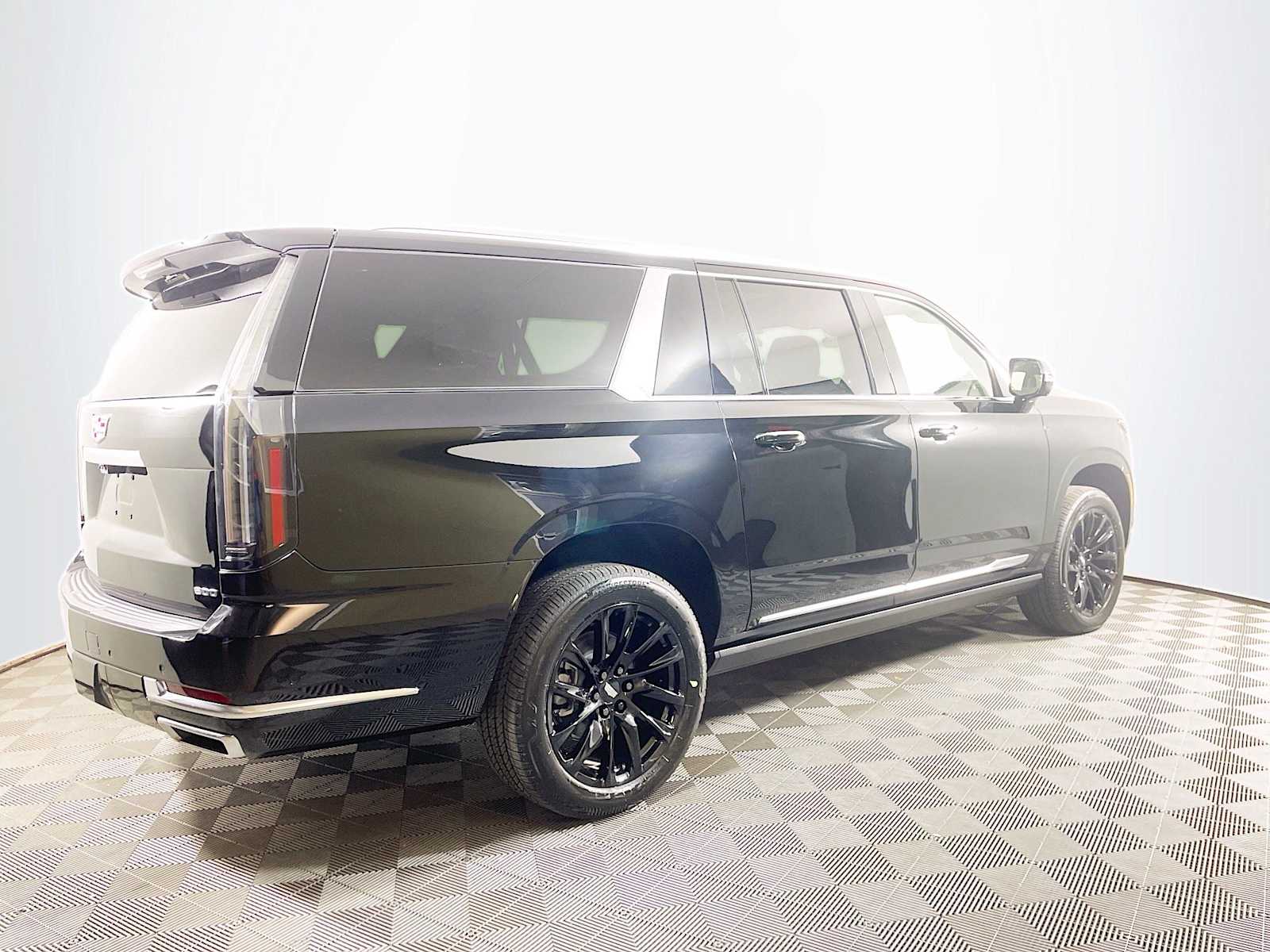 2026 Cadillac Escalade ESV Luxury photo 2