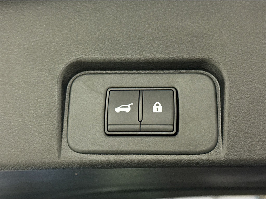 2026 Nissan Rogue SV photo 16