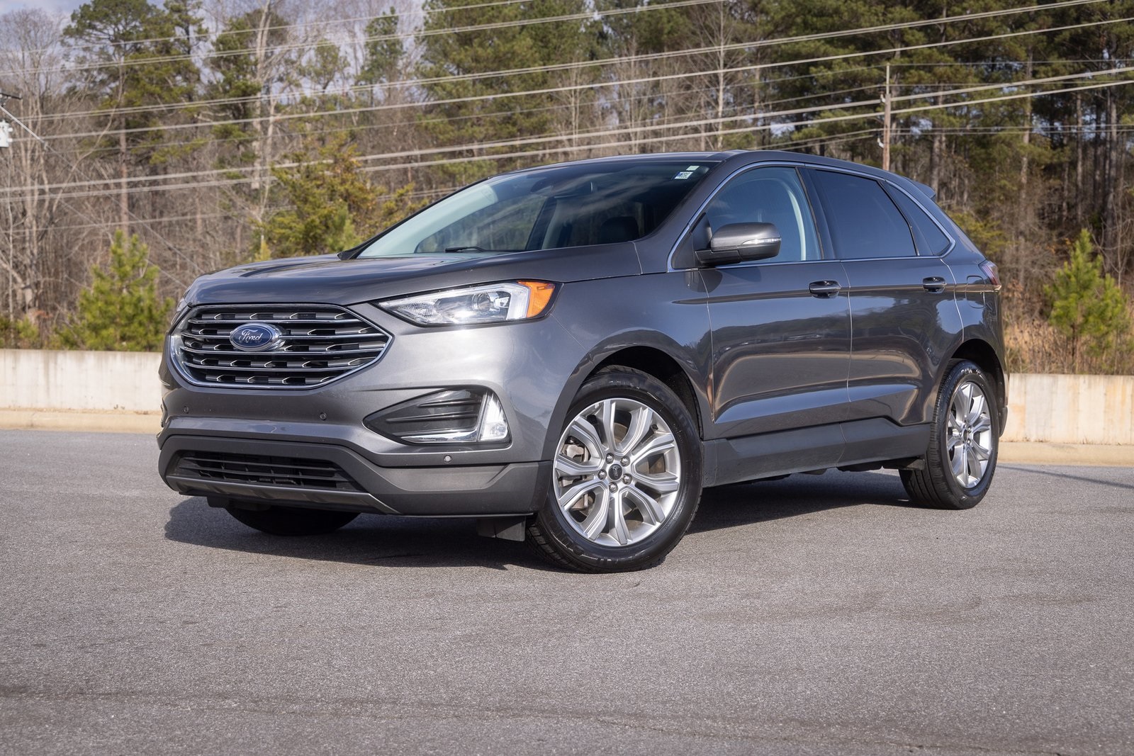 2024 Ford Edge Titanium's photo