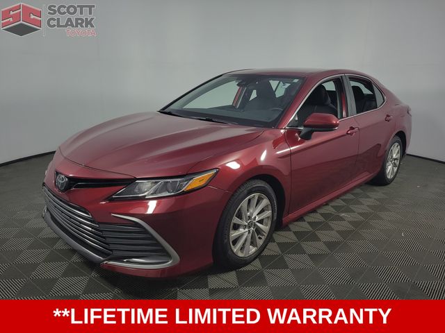 2021 Toyota Camry LE photo 3