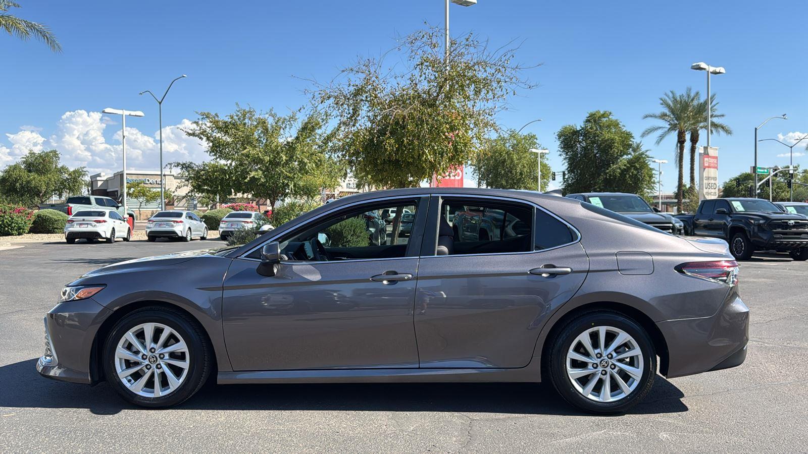 2021 Toyota Camry LE photo 4