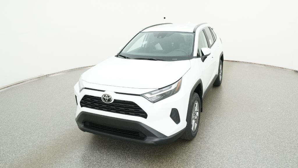 2025 Toyota RAV4 XLE photo 4