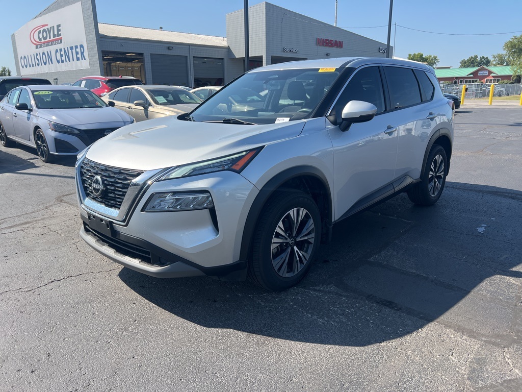 2022 Nissan Rogue SV photo 7