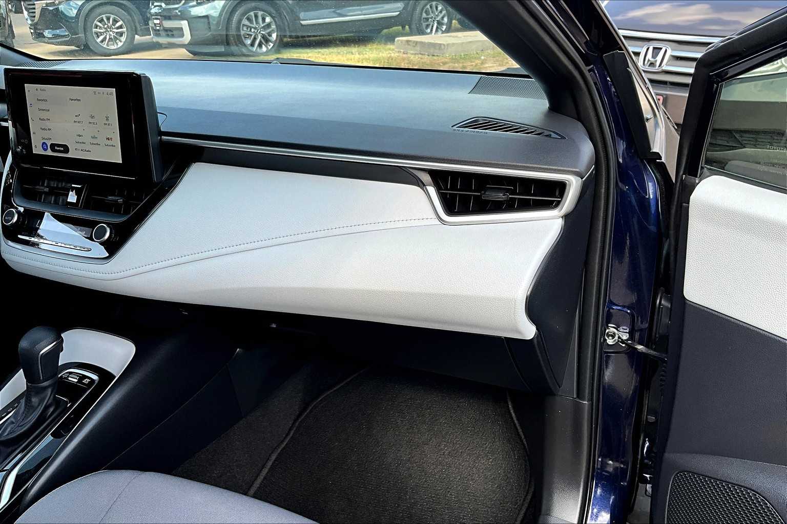 2024 Toyota Corolla XLE LE Premium SE photo 17