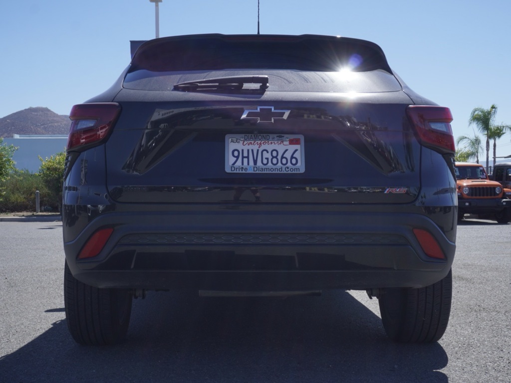 2024 Chevrolet Trax RS photo 2