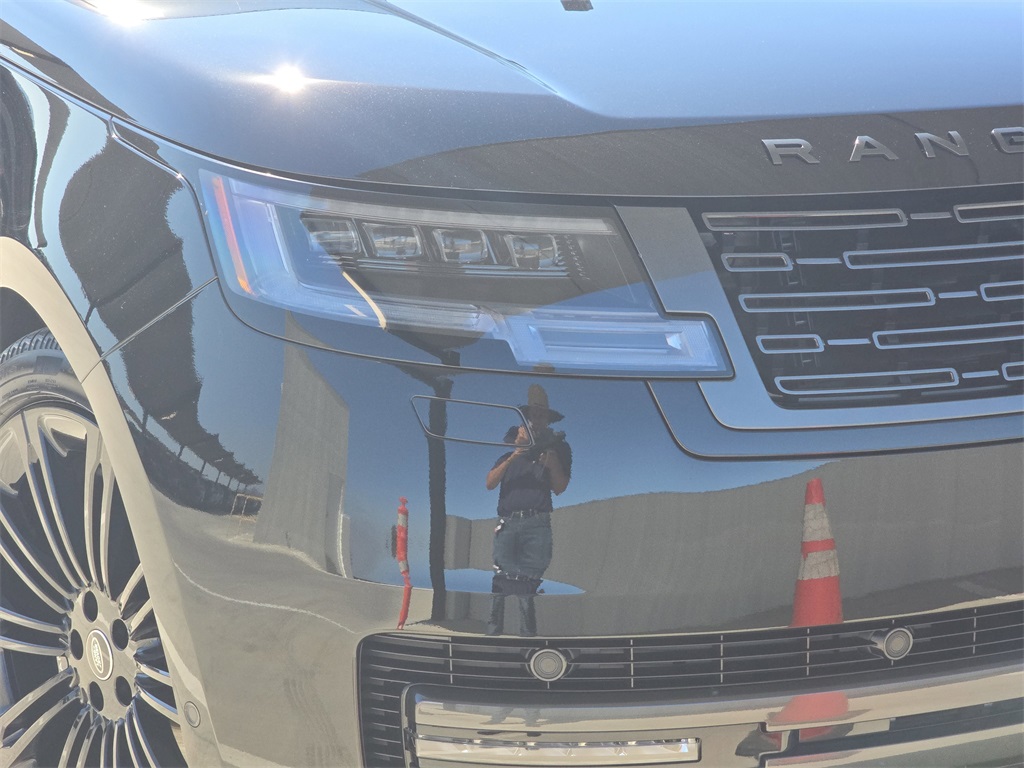 2025 Land Rover Range Rover SE photo 26