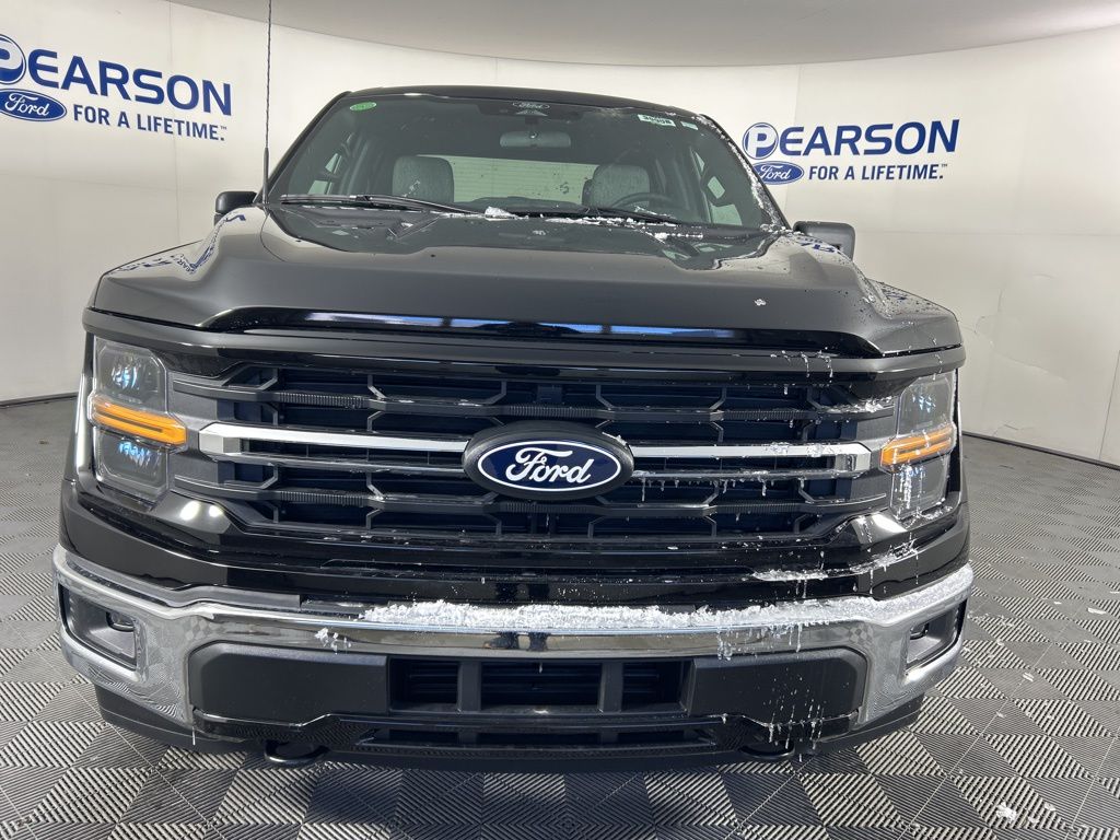 2025 Ford F-150 XLT photo 2