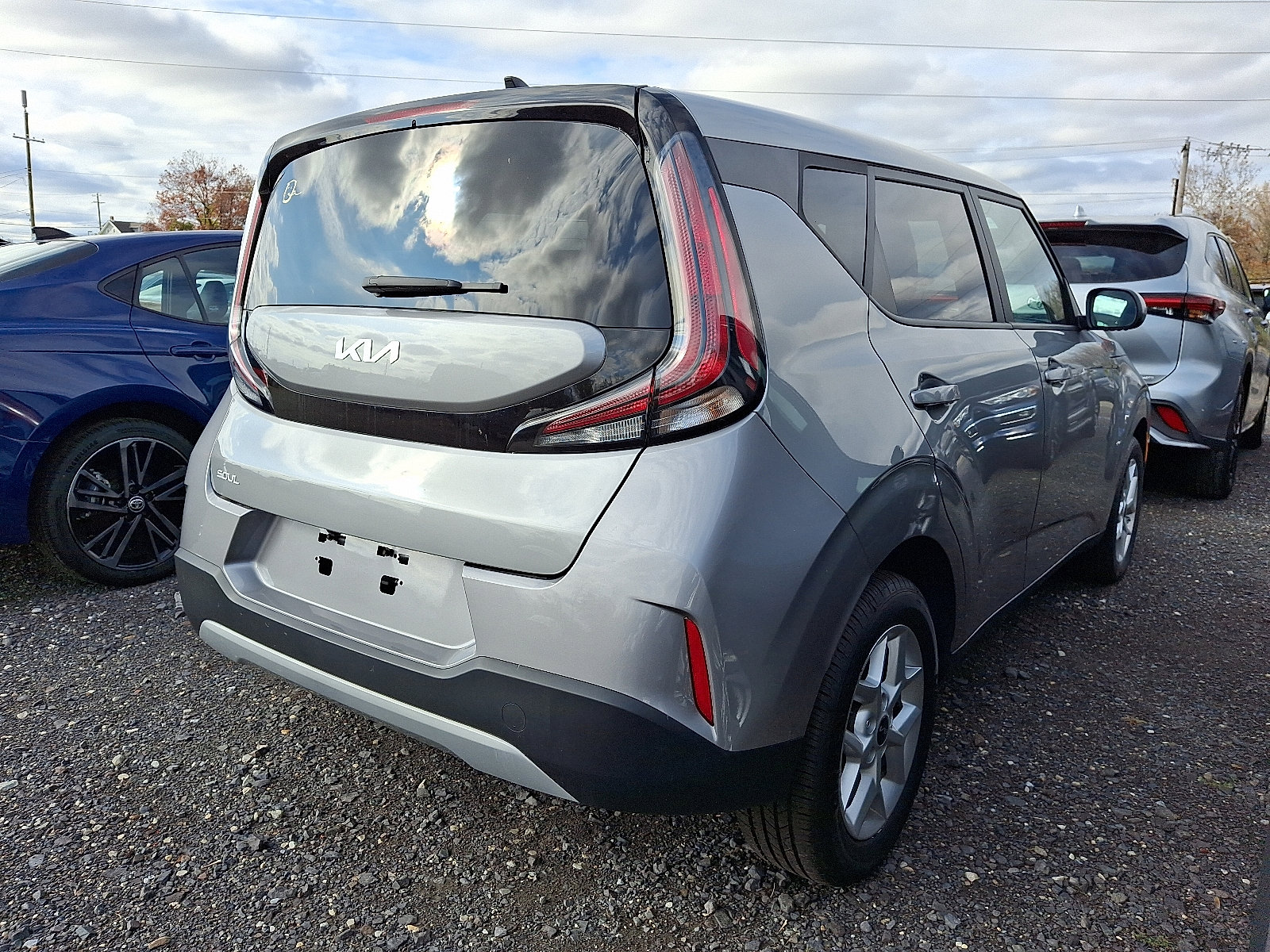 2024 Kia Soul LX photo 2