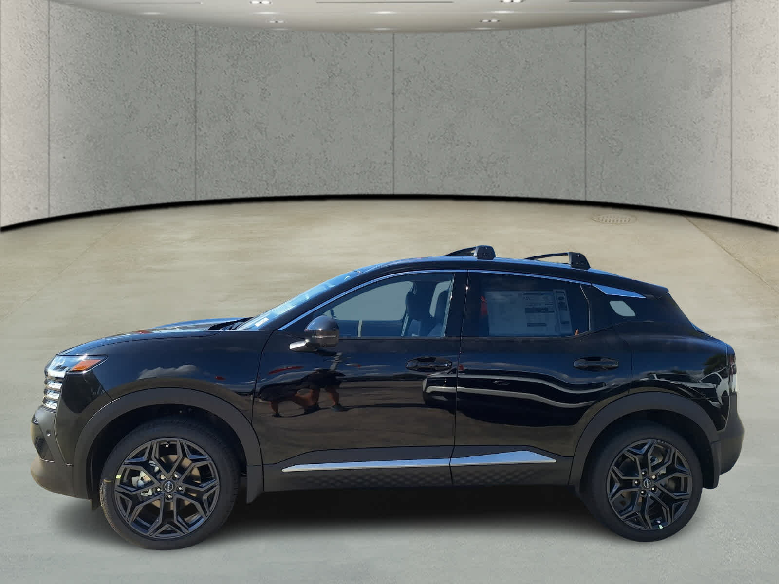 2026 Nissan Kicks SR photo 2