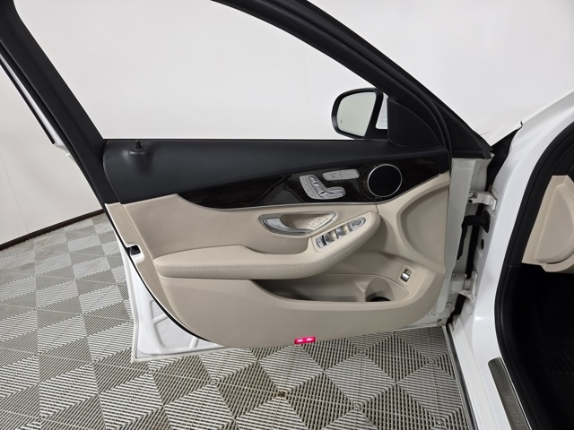 2018 Mercedes Benz C 300 4MATIC photo 16