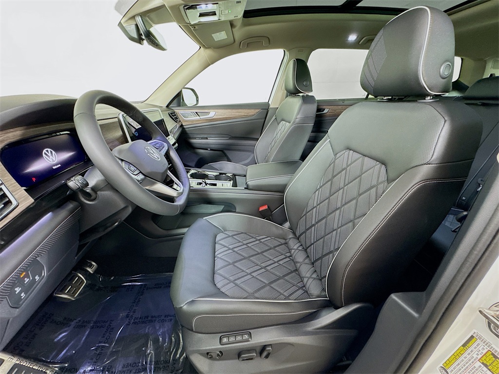 2025 Volkswagen Atlas SEL Premium R-Line photo 6