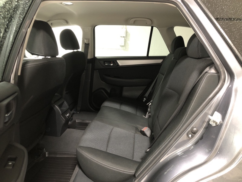 2018 Subaru Outback 2.5i Premium photo 14
