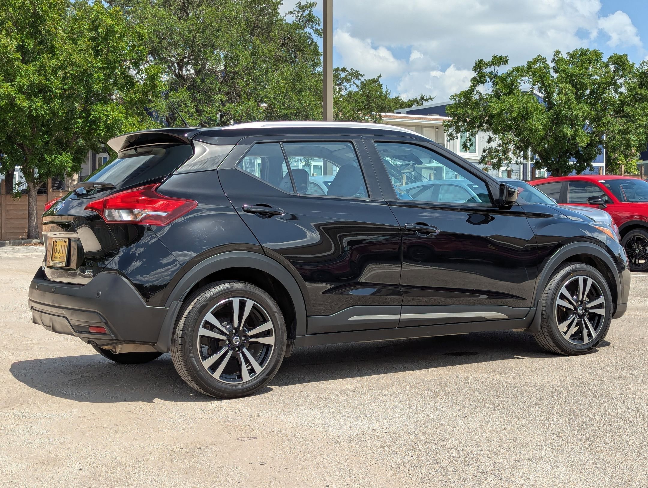 2020 Nissan Kicks SR photo 4