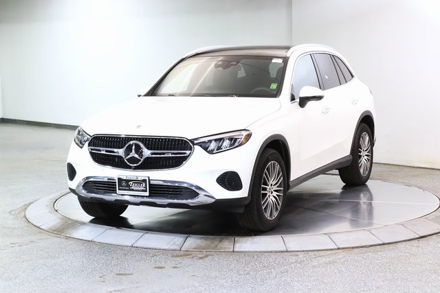 2025 Mercedes Benz GLC 300 4MATIC photo 3