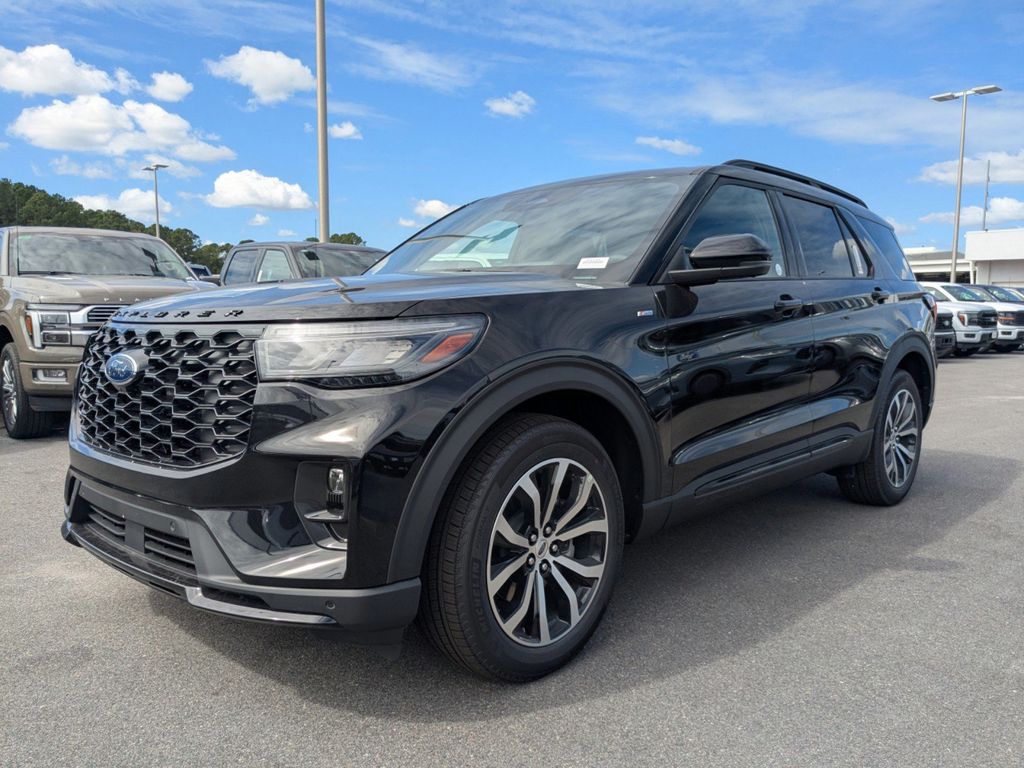 2025 Ford Explorer ST-Line photo 8