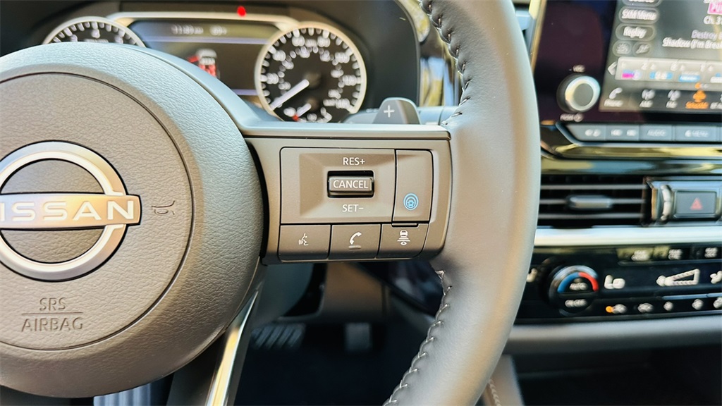 2025 Nissan Pathfinder SV photo 18
