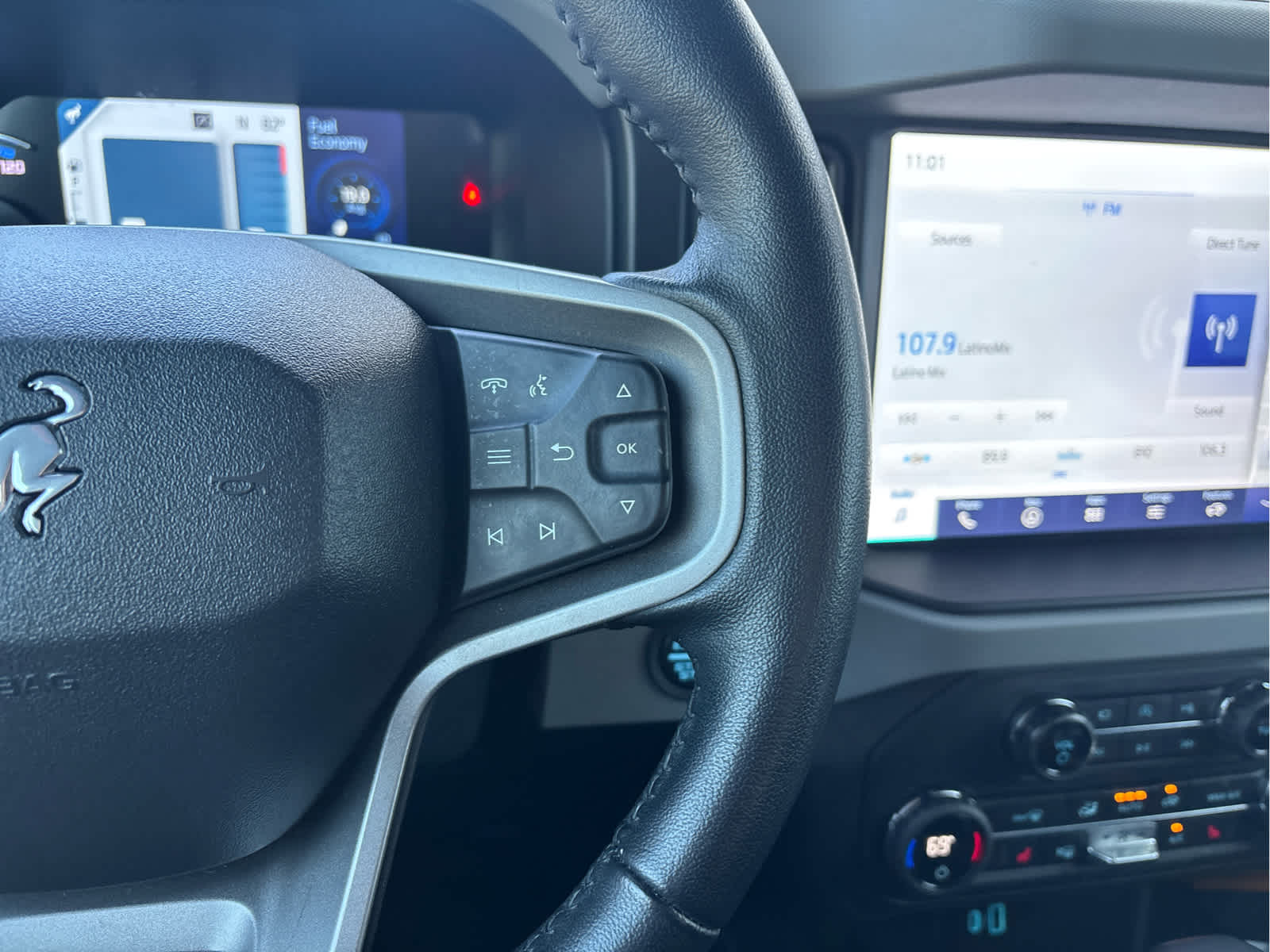 2023 Ford Bronco Base photo 14