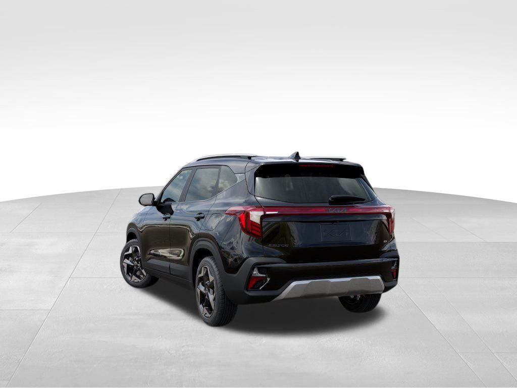 2025 Kia Seltos S photo 4