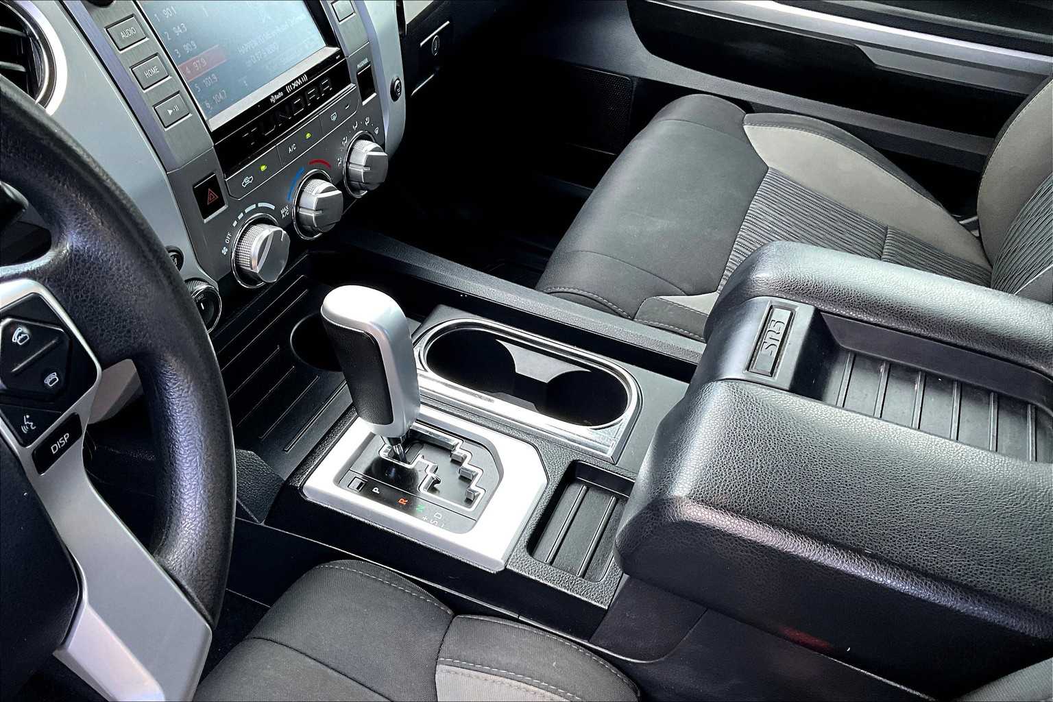 2017 Toyota Tundra SR5 photo 16