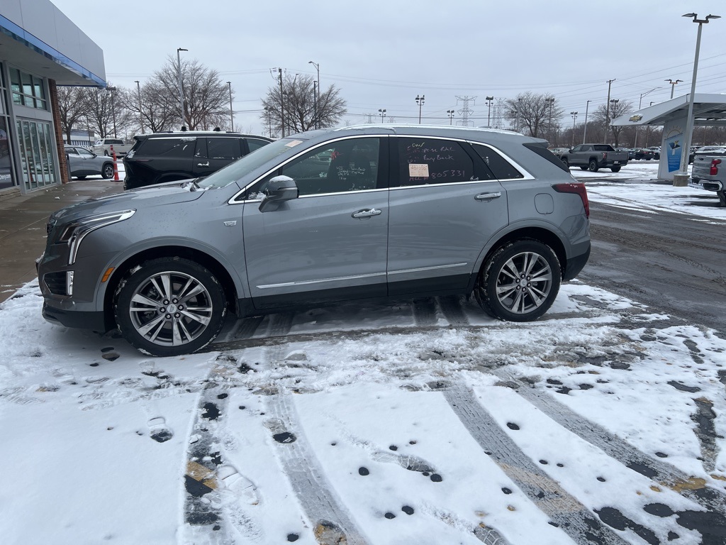 2025 CADILLAC XT5 - Image 4